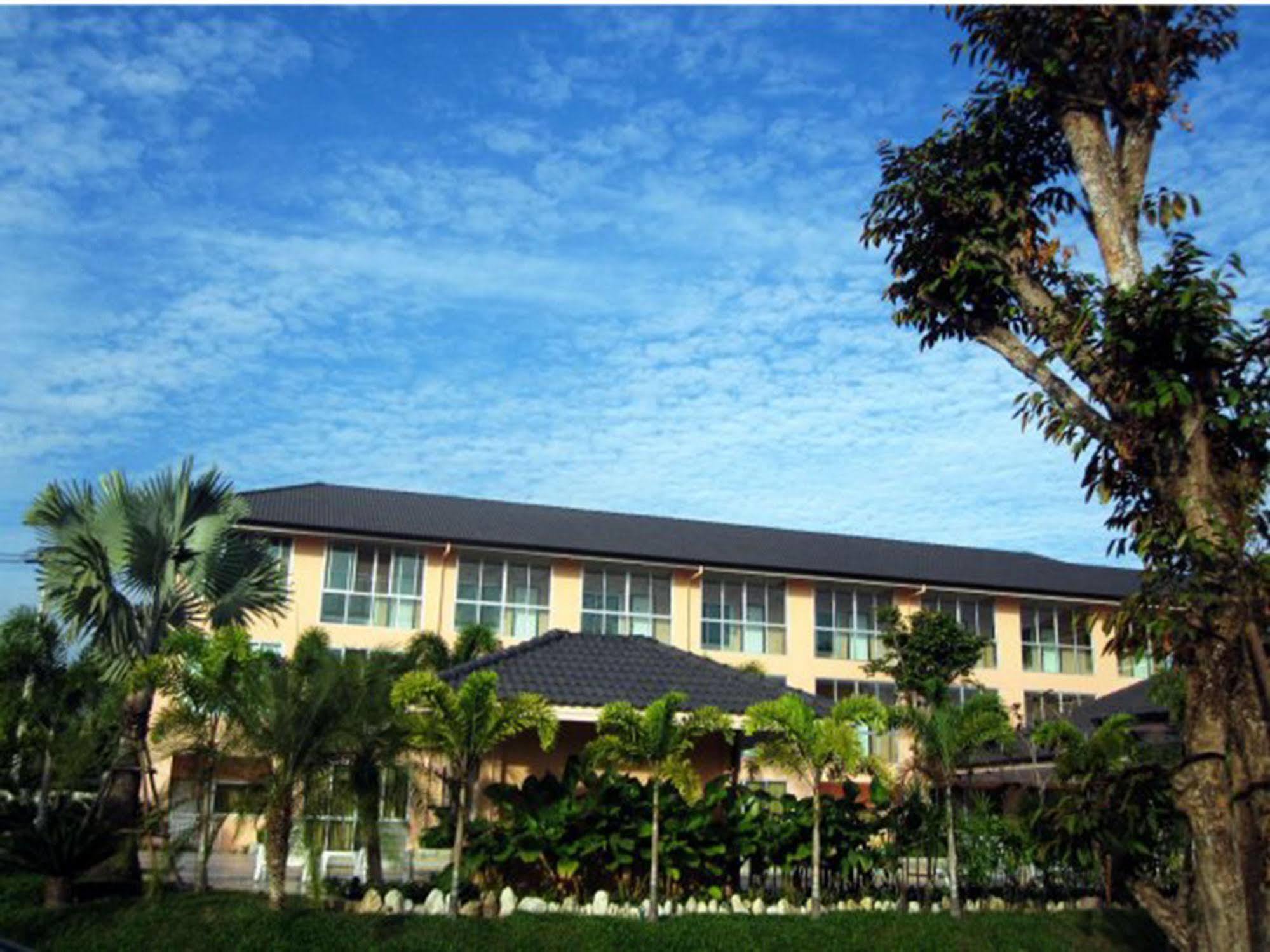 The Victory Hotel Ban Muang Daeng Extérieur photo